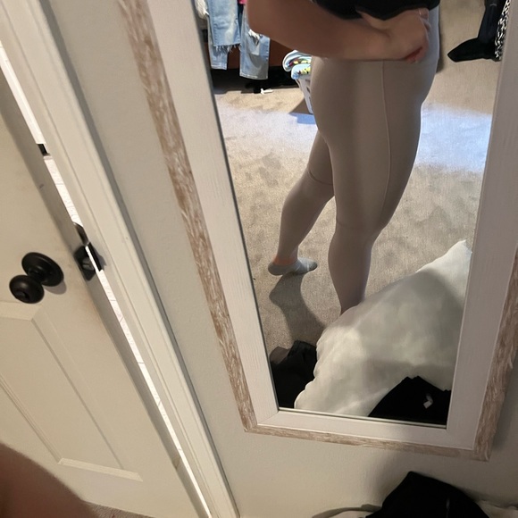 Lilac Lululemon Wunder Under Size 10 - Picture 3 of 3